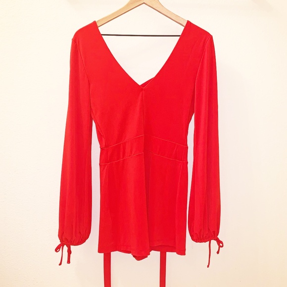 GUESS Red Split Open Sleeve Neck Straps Romper - Picture 2 of 6